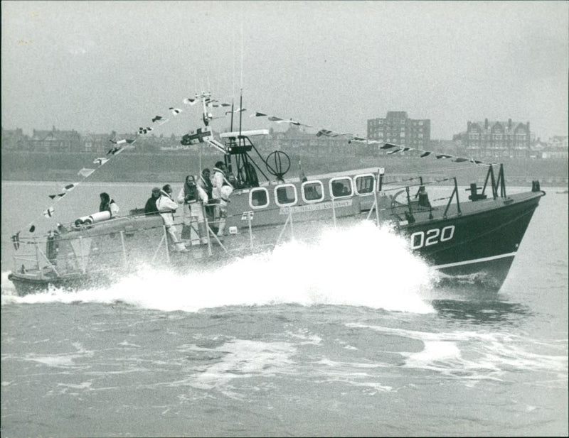 Lowestoft : Lifeboats - Vintage Photograph