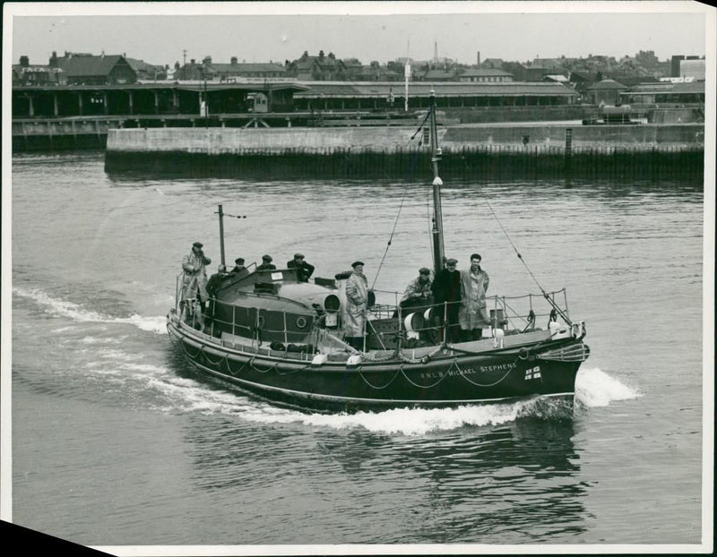 Lowestoft : Lifeboats - Vintage Photograph