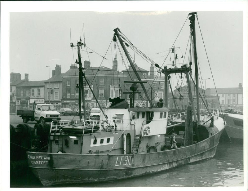 FISHING VESSELS: DE VROUW MELANIE - Vintage Photograph