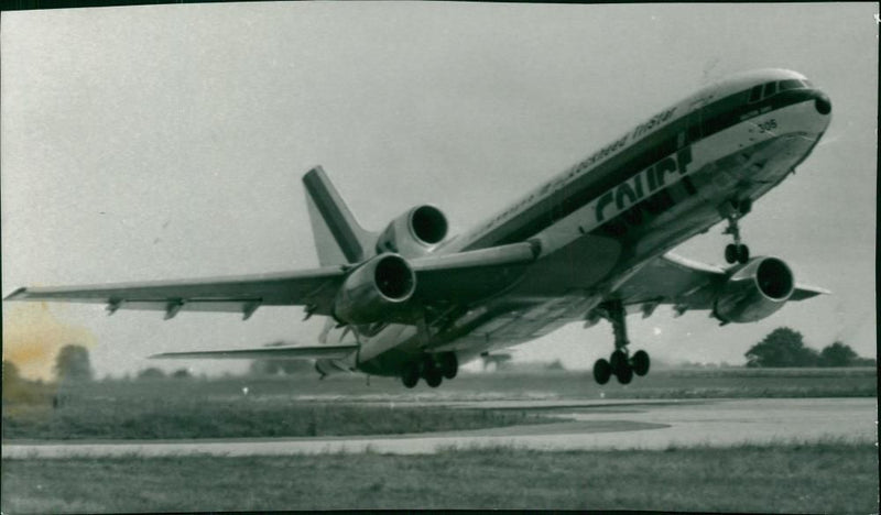 Aircraft civil. - Vintage Photograph