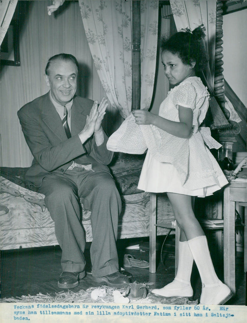 Revykungen Karl Gerhard with her adoptive daughter Fatima - Vintage Photograph