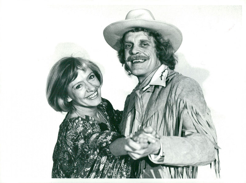 AND STOCLEHOLM APPRESENTATIONS KENNETHOREN SQUAARDANGERS TELEVISION PETER - Vintage Photograph