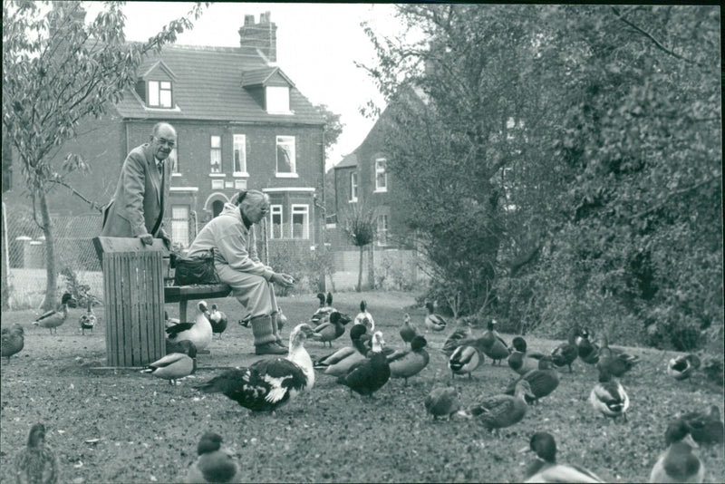 Heacham:bill watt with elizabeth isaac. - Vintage Photograph