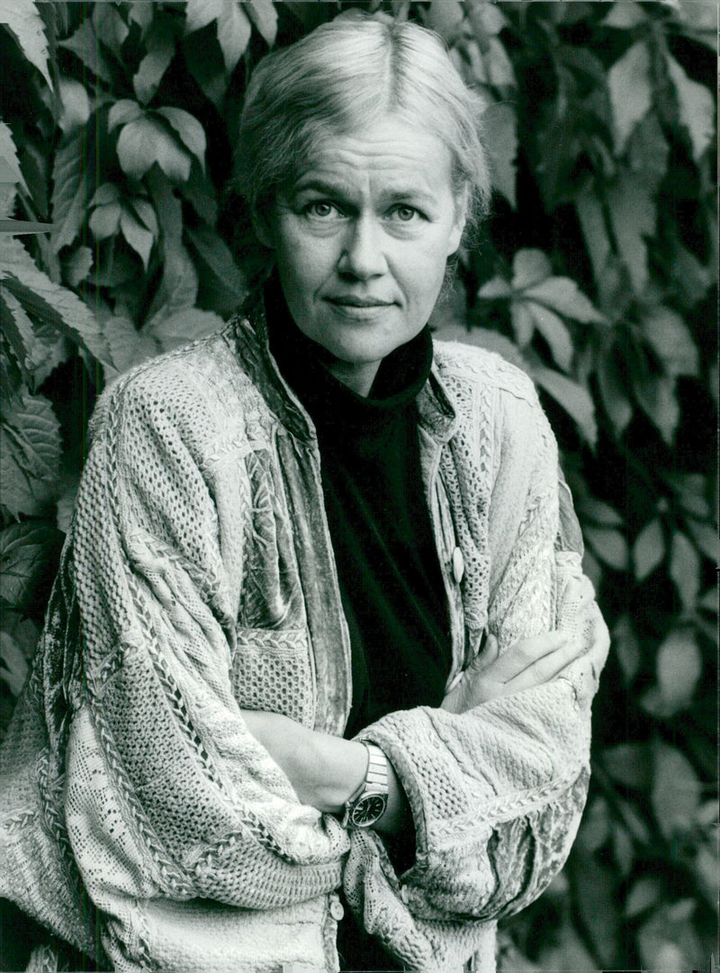 1986 OTHER IMAGE EACH UNANSWERED METHANGAL CONSENT CODE ROSAS PRESS PHOTOS POET - Vintage Photograph