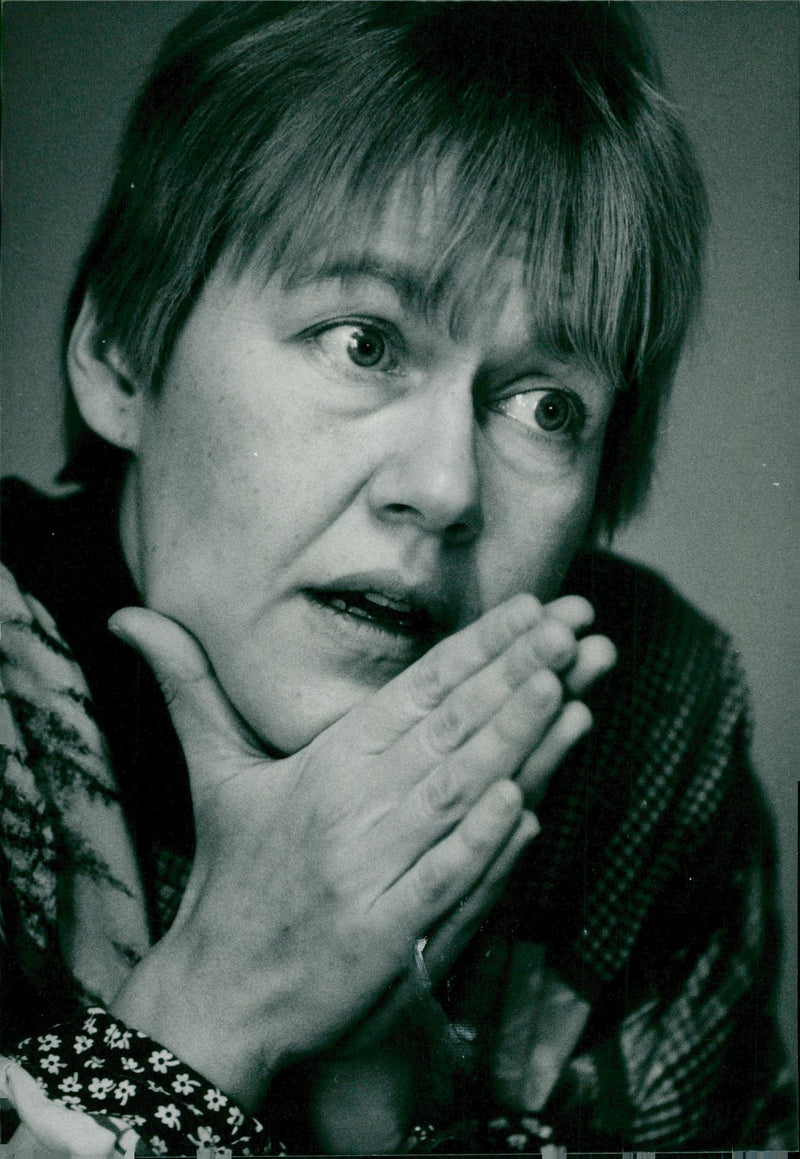 1987 OTHER REASON THINGS HAS MOTS HER ATERVANT TRIVALIZE YOU AND EKENAS MUS POET - Vintage Photograph