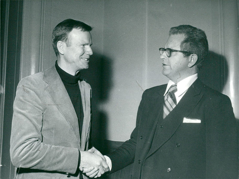 1975 DAGBLADETS HAS AWARDED LODGING GIVE UNDERGROUND THESE POET - Vintage Photograph