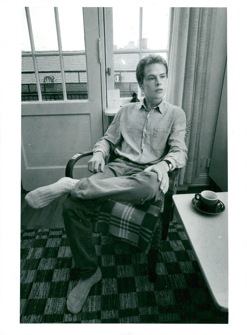 OTHER TEL AFTER PICTURES SOON AND PUBLICATION BEBER THIS POET - Vintage Photograph