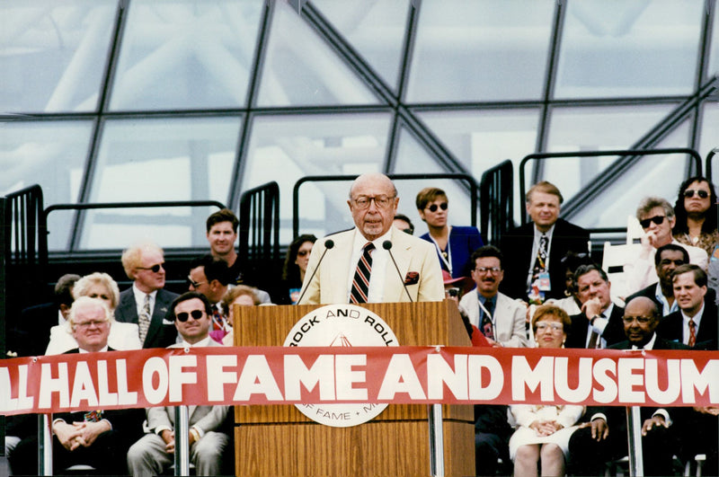 1995 FAME ROLL ROCK AFTER WHICH HOLL PRESS CONCERT MICHAEL - Vintage Photograph