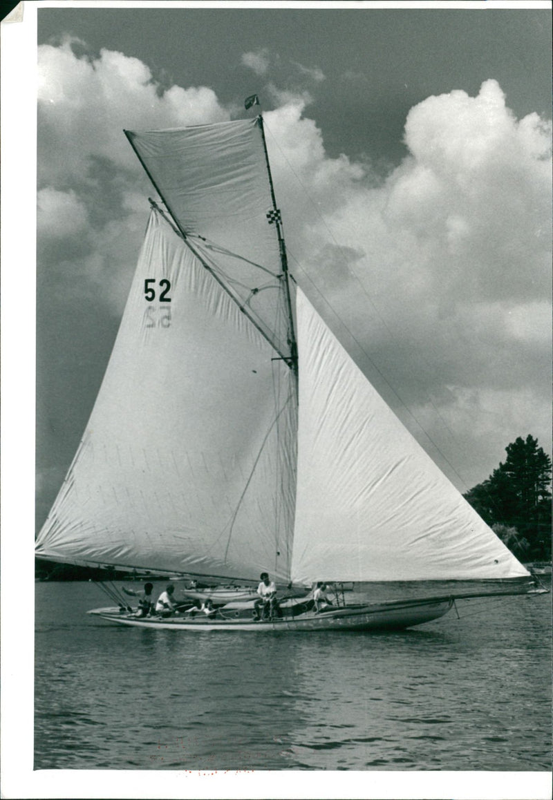 Yachts(Sailing): Broad Yacht - Vintage Photograph