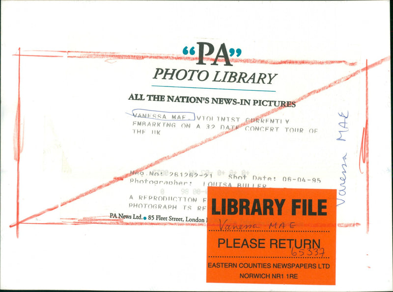 1995 OUTSA CONCERT - Vintage Photograph