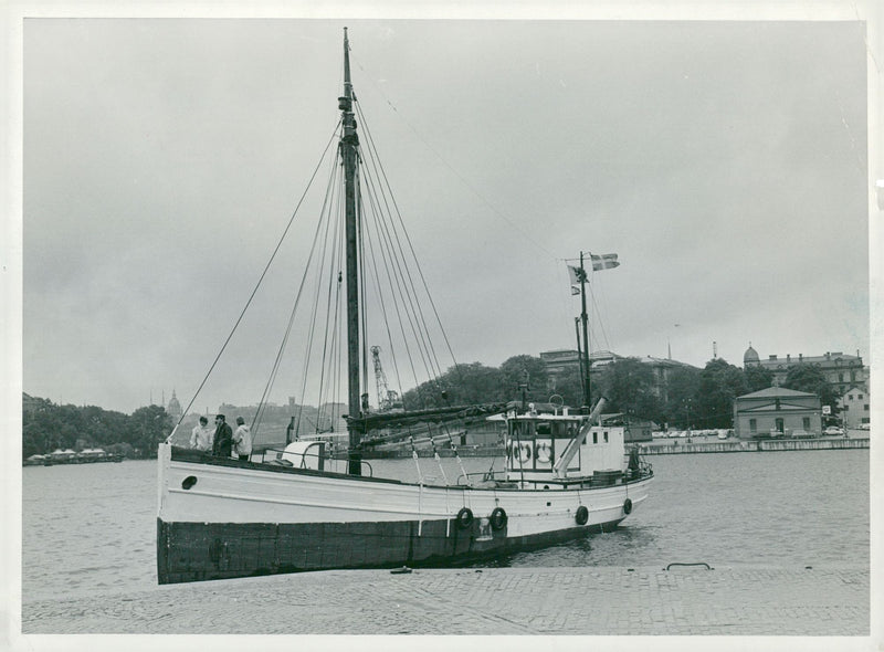 Expeditions and research trips f.r.o.m. 1951 - Vintage Photograph