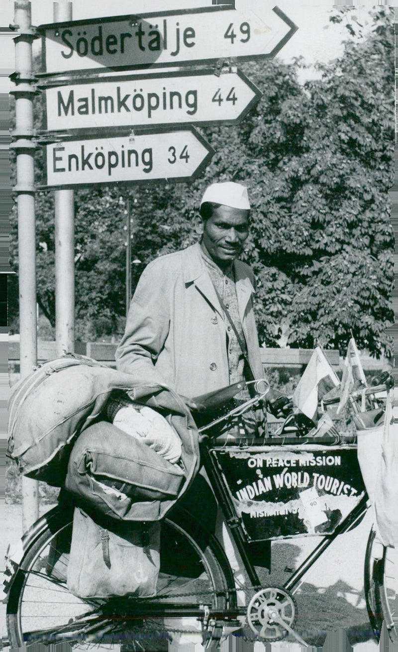 Expeditions and research trips f.r.o.m. 1951 - Vintage Photograph