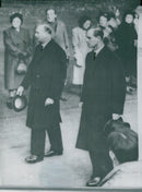 WIRED CRONDS BUCKINSEA PALACE AFTER ATOUNCEMENT DISD SANDISHAT KEYS TOWE - Vintage Photograph