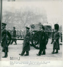 WIRED CRONDS BUCKINSEA PALACE AFTER ATOUNCEMENT DISD SANDISHAT KEYS TOWE - Vintage Photograph