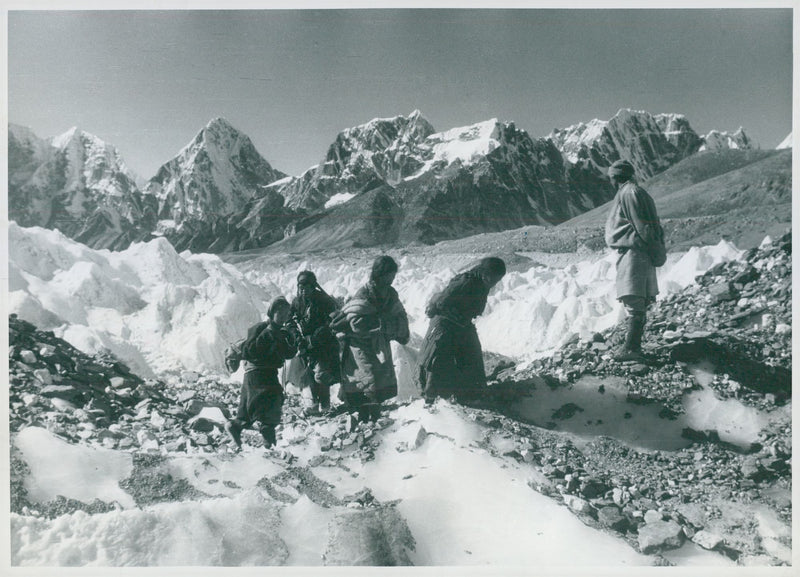 Research trips and research expeditions - Vintage Photograph