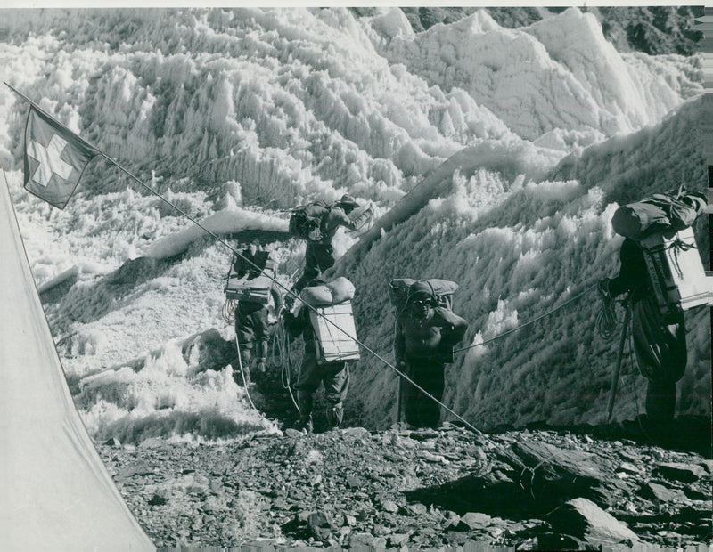 Research trips and research expeditions - Vintage Photograph