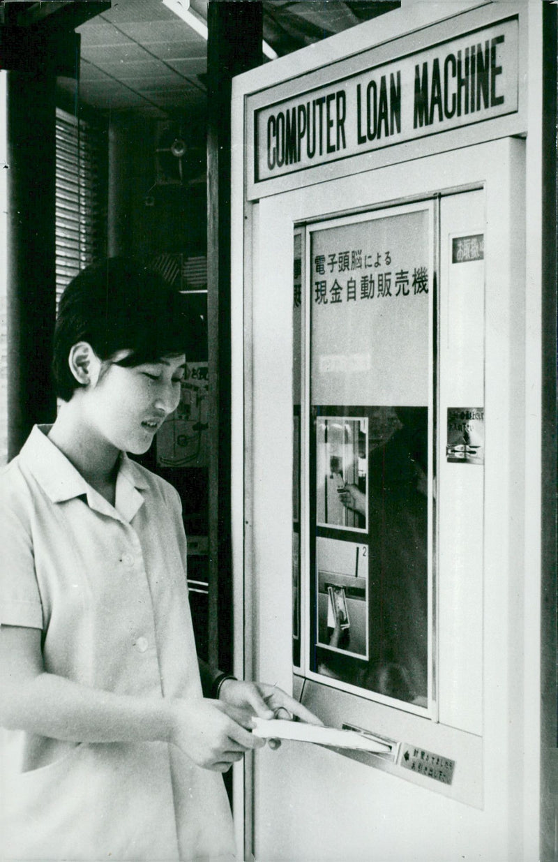 1966 DAGBLADETS BUT TOKYO HAS SCHACK NEEDS ONLY YOU RESIDENTS SVENSKA EXPEDITION - Vintage Photograph