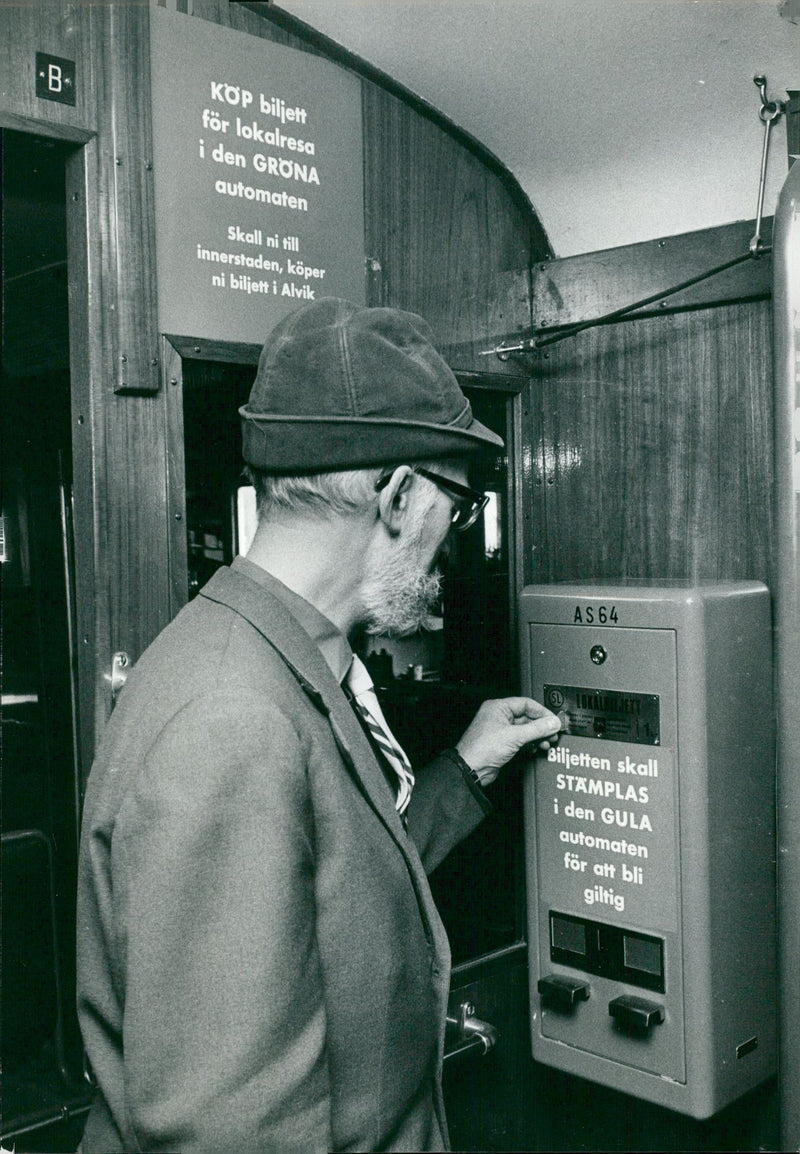 1971 LOCAL PER TRAVELERS COPYRIG PRINTER TECHNOLOGY TICKET ONLY FUTU EXPEDITION - Vintage Photograph