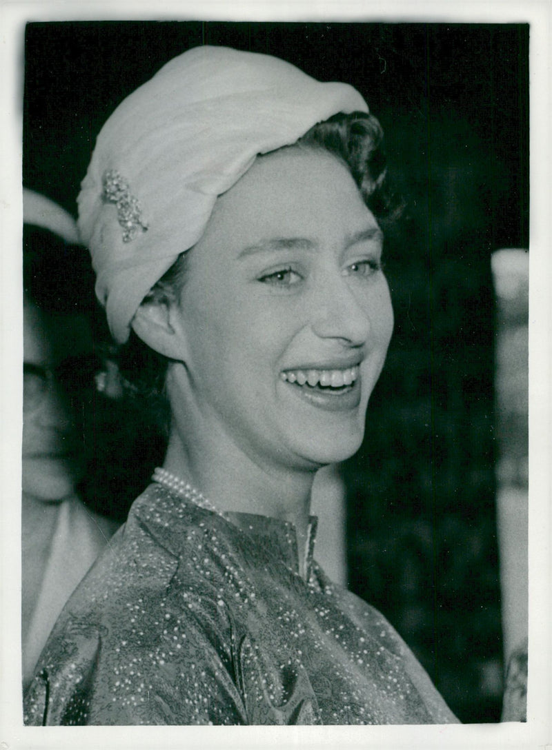 DAGBLADETS CANGDON HGUSE KEYSTONE HER HAPPY FASHION MARGARET VISIT PRINCESS - Vintage Photograph