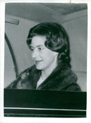 KEPT PALACE KEYSTONE HER SHEFT NEARLY DUKE QUEEN FASHION MARGARET PRINCESS - Vintage Photograph