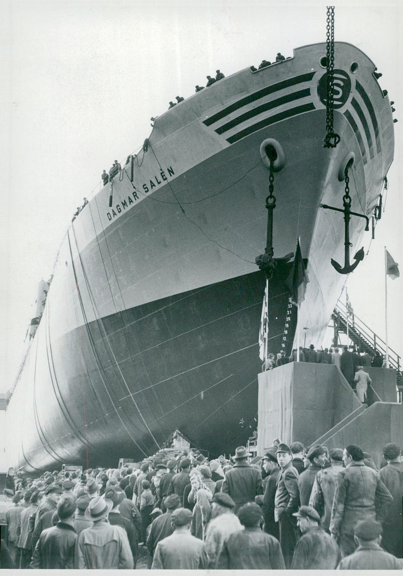 Launching 1949-1959 - Vintage Photograph