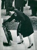 Queen Elizabeth puts a wreath at the Cenotaphite in Whitehall - Vintage Photograph