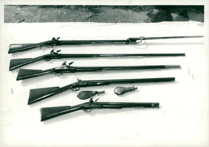 Weapons:Rifles - Vintage Photograph