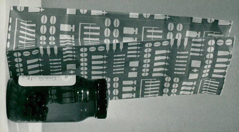 1957 EXPEDITION VANTRUN BUS SCREEN BROLIN WHICH HELP SCREEN - Vintage Photograph