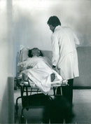 EXPEDITION VANTRUN BUS SCREEN PICTURE BROLIN WHICH HELP SCREEN CAR - Vintage Photograph