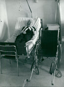 1979 EXPEDITION VANTRUN BUS SCREAMS BROLIN WHICH HELP - Vintage Photograph