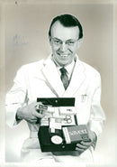 1965 EXPEDITION VANTRUN BUS SCREEN BROLIN WHICH HELP SCREEN - Vintage Photograph