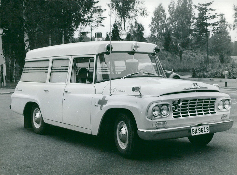 EXPEDITION VANTRUN BUS SCREEN PICTURE BROLIN WHICH HELP SCREEN CAR - Vintage Photograph