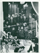 1952 DAGBLADETS FILED YOUNG TOY PICTURES SVENSKA AND DULI CARMELITE CHRIST PRESS - Vintage Photograph