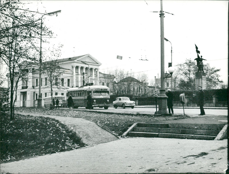 TSAR SWEDEN FAMILY LAUDED PUBLICATION MURDERED MOSCOW THIS LAN PIONJARHUSE - Vintage Photograph