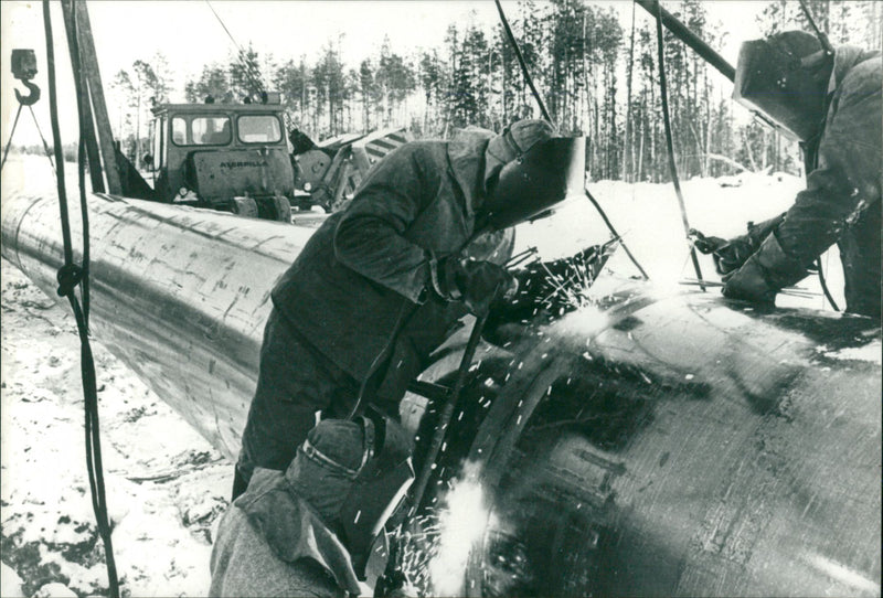 1982 KOMATSU BUT HAS MAJOR NATURAL PIPE GAZ SOVIET SIBERIA GOES WES REAGAN FRANCE - Vintage Photograph