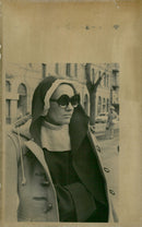 1970 DAGBLADETS GLASOGONEN MOST CLICHERAD NUN CONTINUE OPEN DAVID JOHN - Vintage Photograph