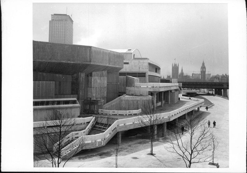 1967 QUEEN CONCERT PRESS ACTRESS - Vintage Photograph
