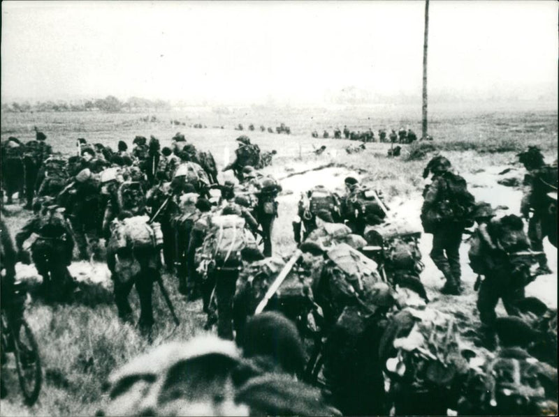 WAR & WARFARE - Vintage Photograph