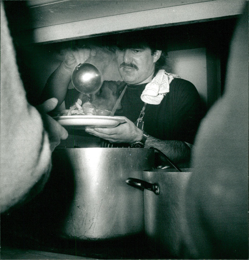 1989 SINGER WRITER - Vintage Photograph