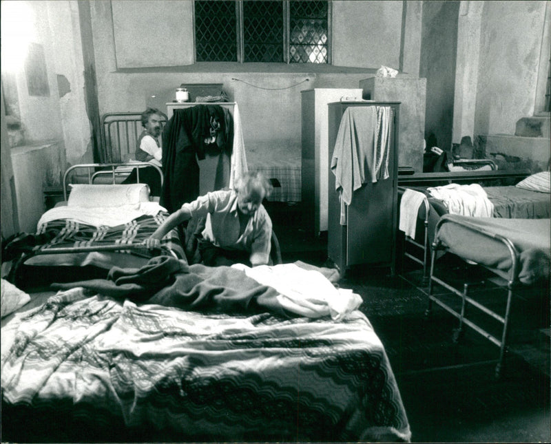 1989 DATE SINGER WRITER - Vintage Photograph