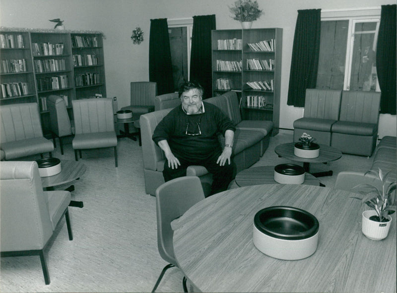 SINGER WRITER - Vintage Photograph