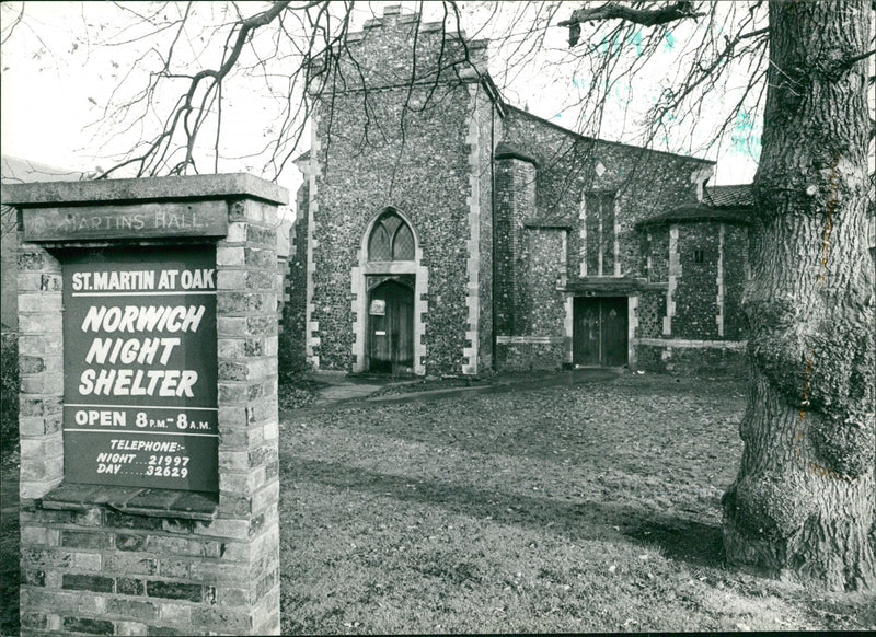 SINGER CARS WRITER - Vintage Photograph