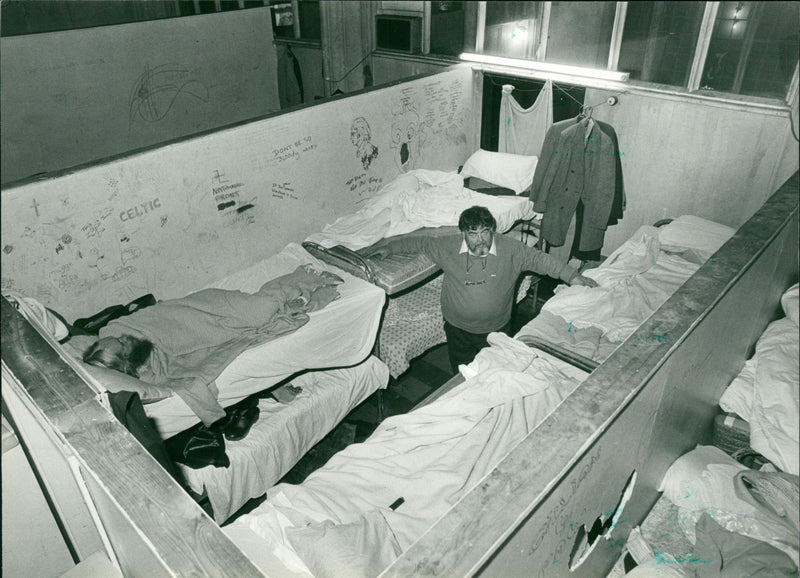 SINGER WRITER - Vintage Photograph