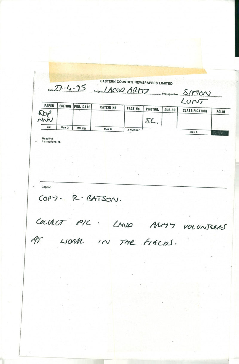 War Ve Day:Land Army. - Vintage Photograph