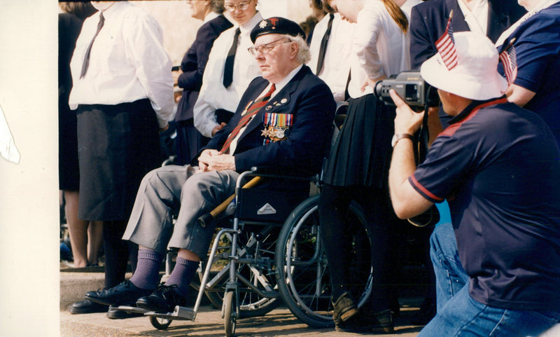 WAR VEDAY C:Polgnant memones. - Vintage Photograph