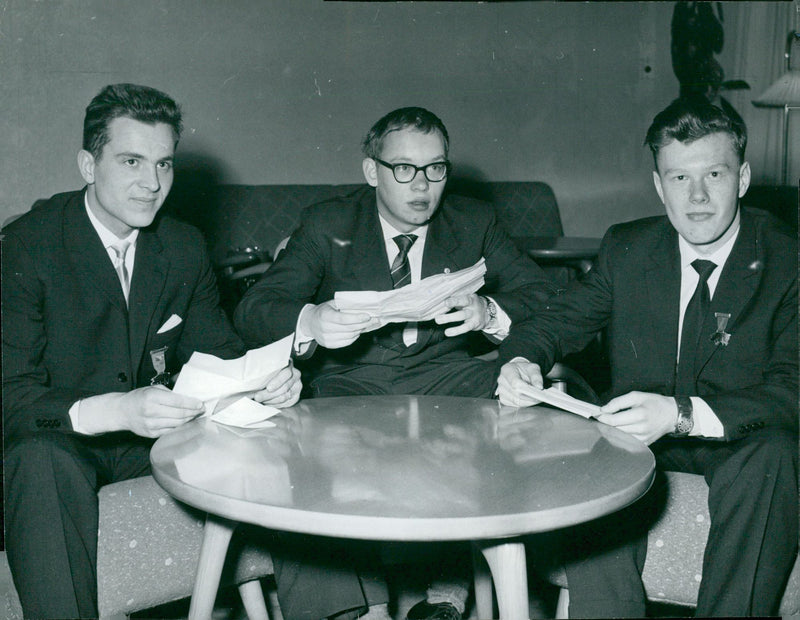 1965 REASON SWEDEN JOHN MEMBERS WAS ROGALANDS THEIR NATIONS POETR WIS - Vintage Photograph