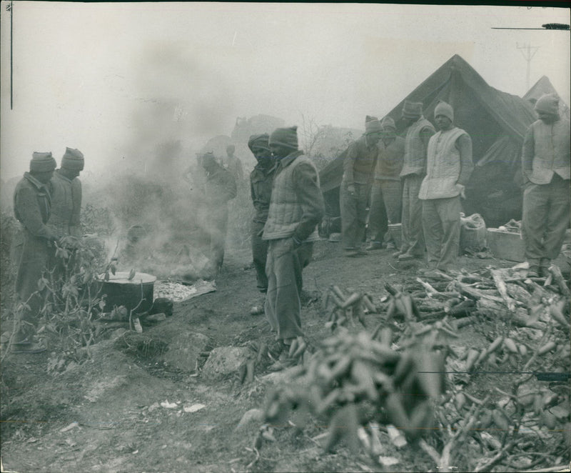 INDIAN TROOPS COOKING FOOD AT A CAMP FIRE AT 12,000 IN THE HIMALAYAS. - Vintage Photograph