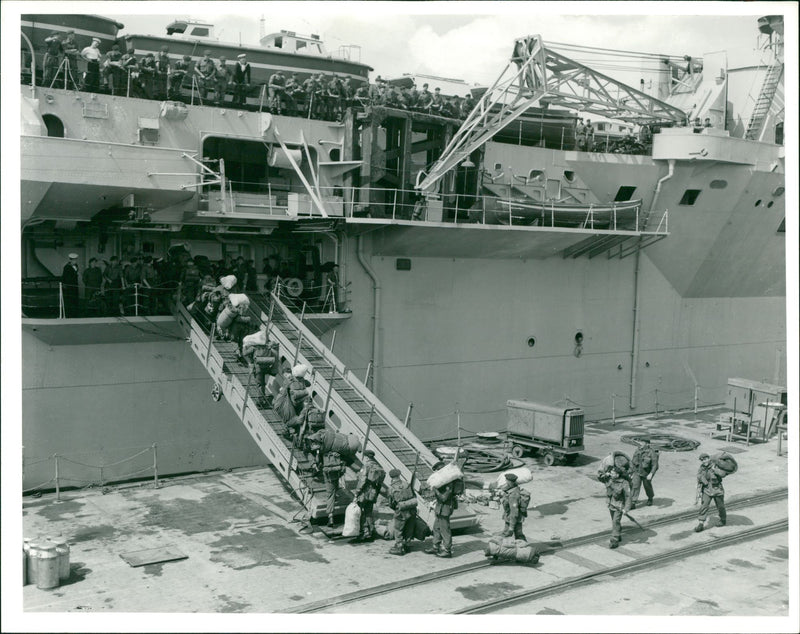 Egypt: Suez Canal Troubles. - Vintage Photograph