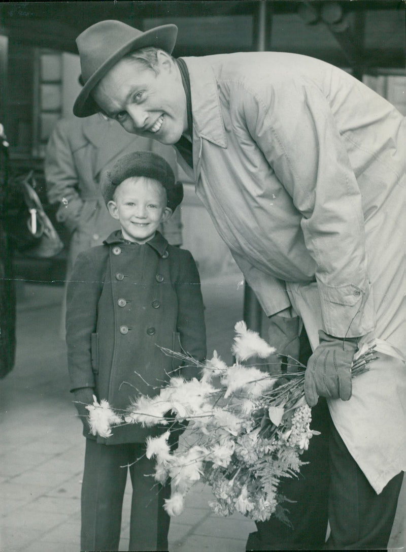 Expeditions and research trips - Vintage Photograph