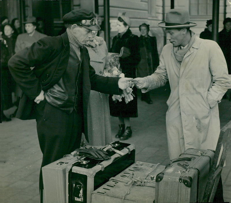 Expeditions and research trips - Vintage Photograph